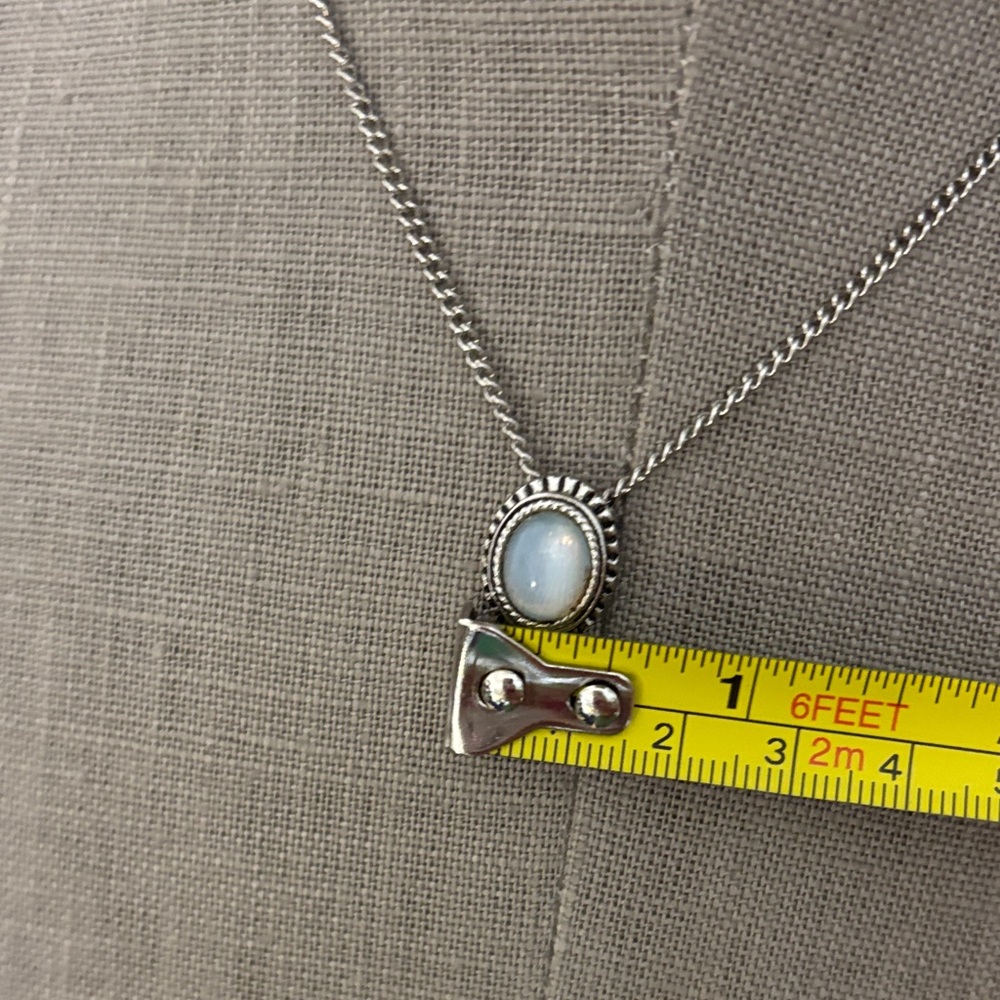 Vintage 1970’s Sarah Coventry Silver-tone Blue Moon pendant EUC - Picture 11 of 14